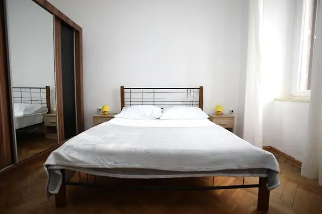 Apartment Una Pula Croatia